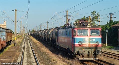 EA 40 1009 2 G F R With Oil Cars Waiting To Depart To Bu Flickr