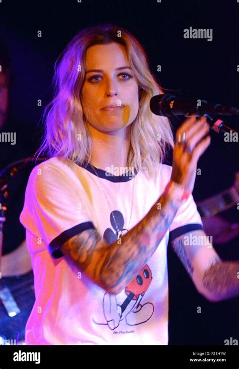 Gin Wigmore Immagini E Fotografie Stock Ad Alta Risoluzione Alamy