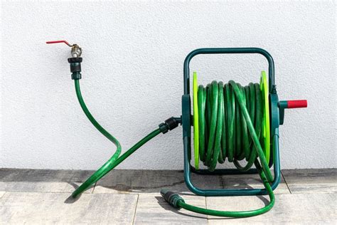 How To Easily Connect A Garden Hose To Your Water Source