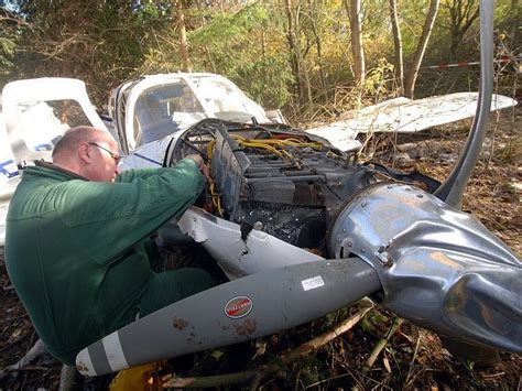 Nach Flugzeugabsturz In H Xter Staatsanwalt Ermittelt Gegen Piloten