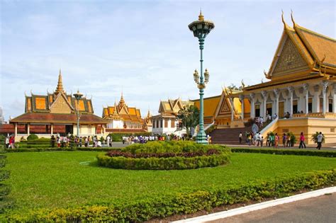 Premium Photo Throne Hall Of The Royal Palace In Phnom Penh