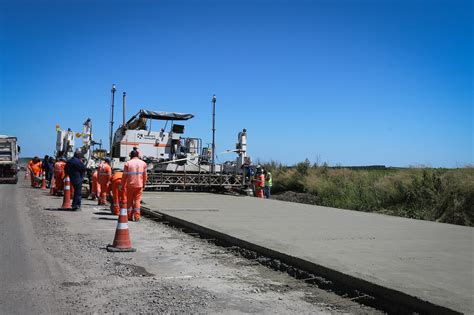 Prc Ganha Quil Metro De Concreto Obras Avan Am Em Ritmo R Pido