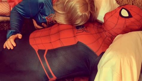 Supergirl Fucks Spiderman American Amateur Amateur Porn By FapHouse XHamster
