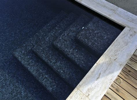 Piscina privada Black Edition Qué mosaico ha utilizado Vázquez i