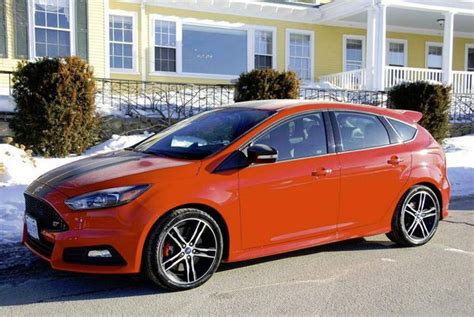 Review Review 2015 Ford Focus St Is The Superstar Of The Sport Compact Set The Globe And Mail