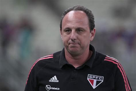 Rogério Ceni completa um mês como treinador do São Paulo veja números