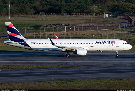 PT XPD LATAM Airlines Brasil Airbus A321 211 WL Photo by Antônio