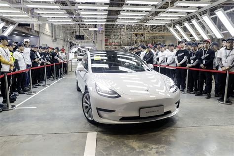 Tesla just delivered its first 15 China-built cars in Shanghai ...