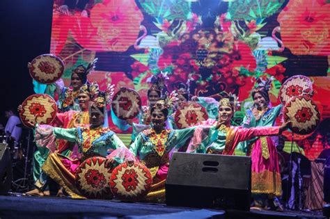 Pesta Perayaan Malam Tahun Baru Di Palangka Raya Antara Foto