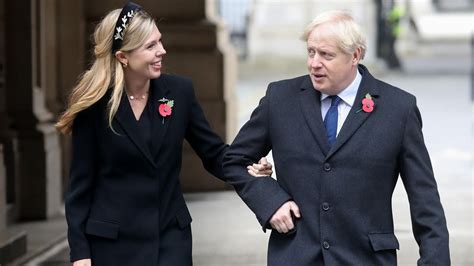 Boris Und Carrie Johnson Feiern Hochzeit Mit Einem Geliehenen Kleid