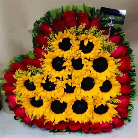 Top Arreglos Florales En Forma De Coraz N Con Girasoles Abzlocal Mx