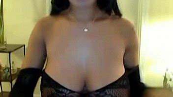 Ultra Sexy Latina Babe Showing Her Big Boobs On Webcam XNXX