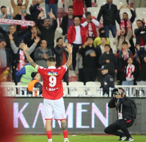 Rey Manaj Sivasspor A Veda Etti Teklif Ya D Yeni Tak M Futbol