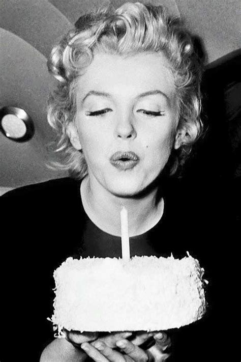 Pin By Kina Lea On Happy Birthday Marilyn Marilyn Monroe Photos