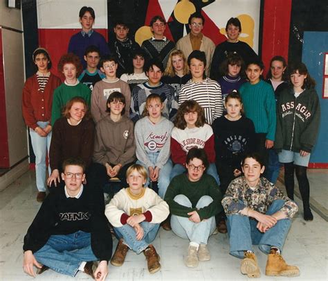 Photo De Classe 4 ème Au Collège Des Tilleuls à Commercy De 1992