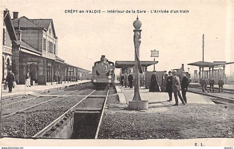 Crepy en Valois CREPY EN VALOIS Intérieur de la Gare L Arrivée d