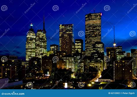 Im Stadtzentrum Gelegenes Toronto Stockfoto Bild Von Stadt Kanada