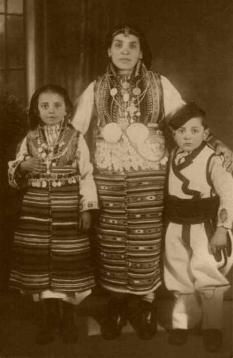 Pin by Sergey Stamov on Bulgarian Folk costume | Bulgarian clothing ...