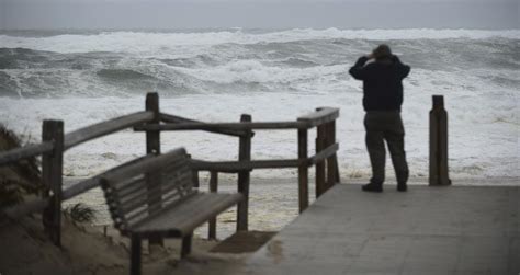 La tormenta tropical Lee se fortalece y puede convertirse en huracán