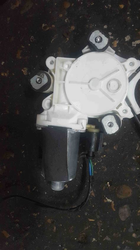 Volkswagen Fox 2005 2011 Drivers OSF Front Window Motor 20 Regulator