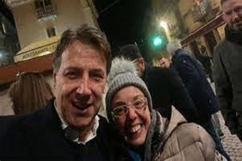 Cavalierenews It Scanno Conte Fa Il Selfie Con La Maestra D Asilo