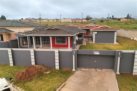 10 Bedroom House For Sale Southernwood Mthatha 1MH1599652 Pam