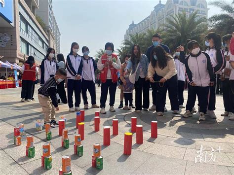 汕尾市城区：志愿服务百花齐放，学雷锋活动再掀热潮文明凤山街道市民