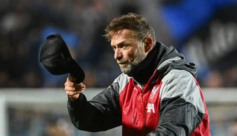 Foto Jurgen Klopp Angkat Topi Untuk Atalanta Liverpool Tersingkir