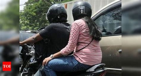 No Helmet No Fine Police Hand Out New Helmets To Bareheaded Drivers Mangaluru News Times