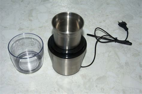Купить Кофемолка Kitfort KT-1329 в интернет-магазине ОНЛАЙН ТРЕЙД.РУ