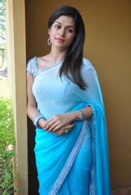 Shraddha Das Hot Photos In Saree Photos Funrahi