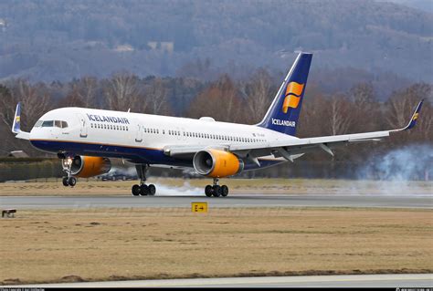 TF FIP Icelandair Boeing 757 208 WL Photo By Karl Dittlbacher ID