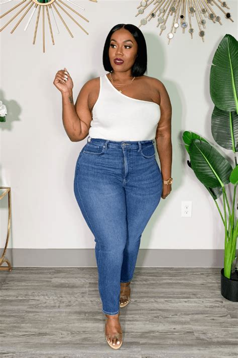 Best Jeans For Curvy Women Nita Danielle