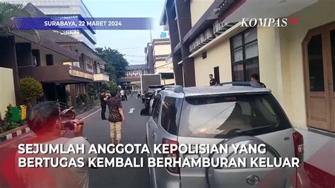 Momen Gempa Susulan Guncang Surabaya Jurnalis Dan Polisi Berlarian