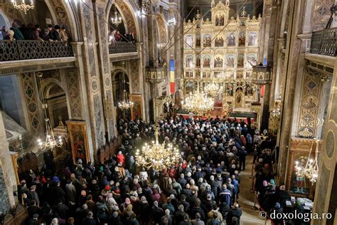 Patru Ierarhi Au Slujit La Hramul Istoric Al Catedralei Mitropolitane