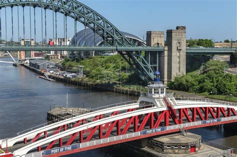 A Walk Along the Bridges of Newcastle | Independent People