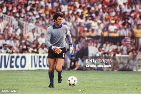 Dino Zoff 1982 Photos and Premium High Res Pictures - Getty Images