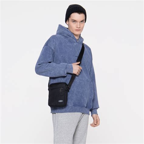 Сумка через плечо Eastpak The One EK0000453E61 купить в Москве с ...