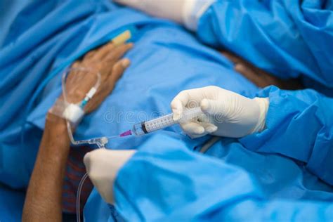 Nurse Give Antibiotic Infusion Via Patient Vein Patients Were Given