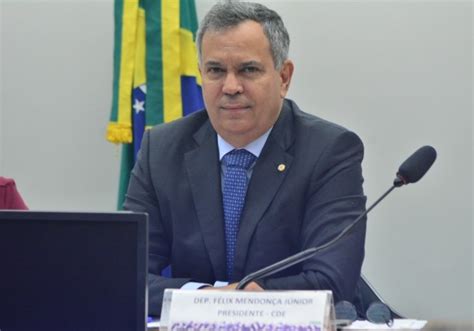 C Mara Apresenta Estudo De F Lix Mendon A Sobre A D Vida P Blica E