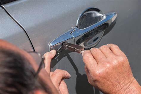 The Benefits Of Using A Professional Car Lockout Service Speed S Towing