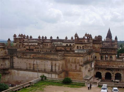 Orchha palace and temples - mystic place full of history - Path is my goal