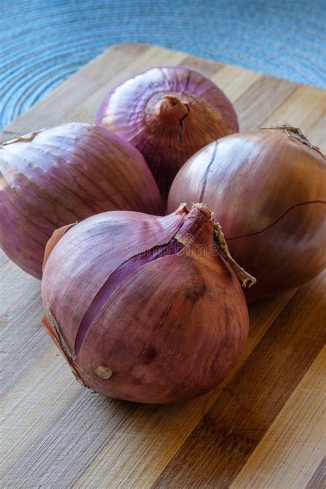 Fresh Whole Pink Onions Stock Image Image Of Detail