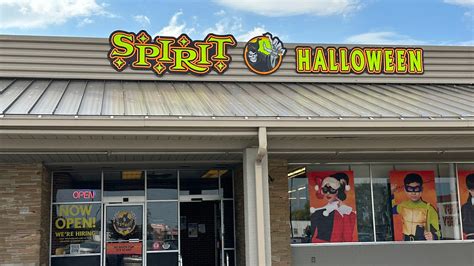 halloween store crofton 7