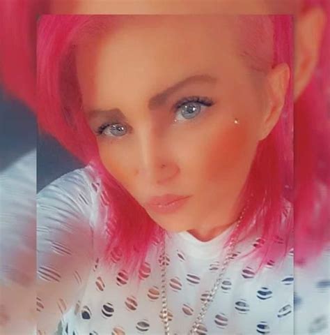 Looking For Someone To Cum Play With This SEXY Petite MILF Ottawa