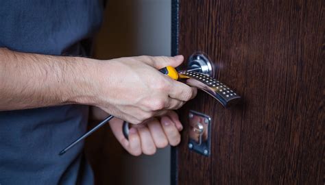 Do Landlords Have To Change Locks Between Tenants Honeycomb