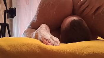 Lamiendo coño a los 69 para relajarse antes del día duro XVIDEOS