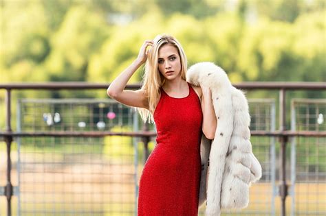 Winters Coming Dress Model Fur Coat Blonde Outdoors Hd Wallpaper