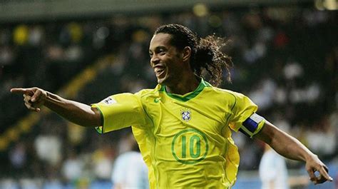 Inside Man Utds Failed Pursuit Of Ronaldinho Transfer As Sir Alex