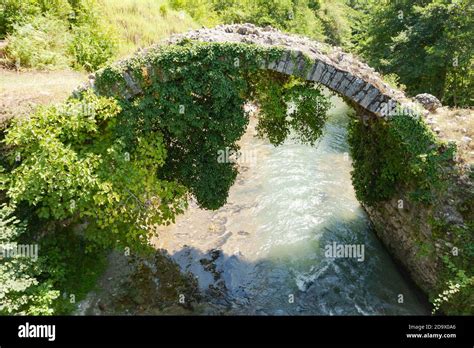 Semicircular Stone Arch Bridge Hi Res Stock Photography And Images Alamy